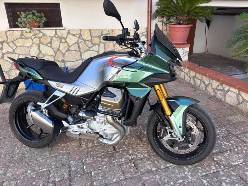 Moto Guzzi V100 Mandello S (2022 - 24) (10)