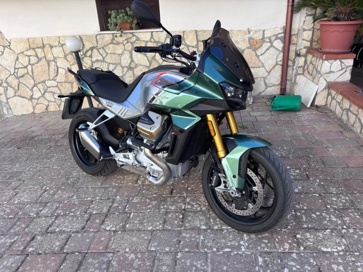 Moto Guzzi V100 Mandello S (2022 - 24) (11)