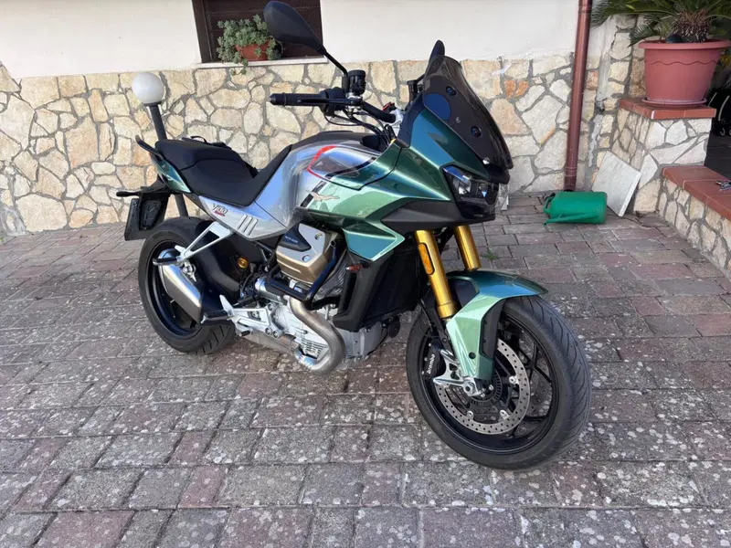 Moto Guzzi V100 Mandello S (2022 - 24) (11)