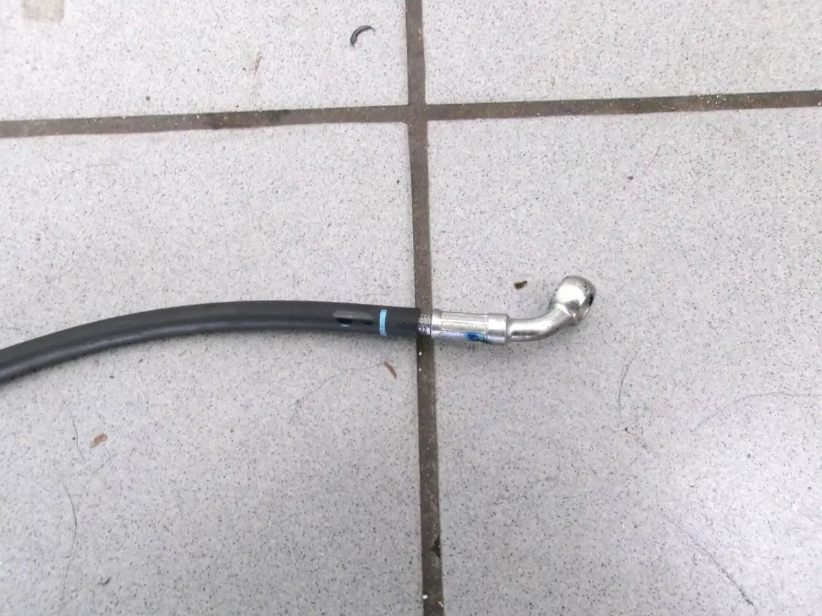 TUBO FRENO (21) DI COLLEGAMENTO VALVOLA CM082804 A Piaggio (2)