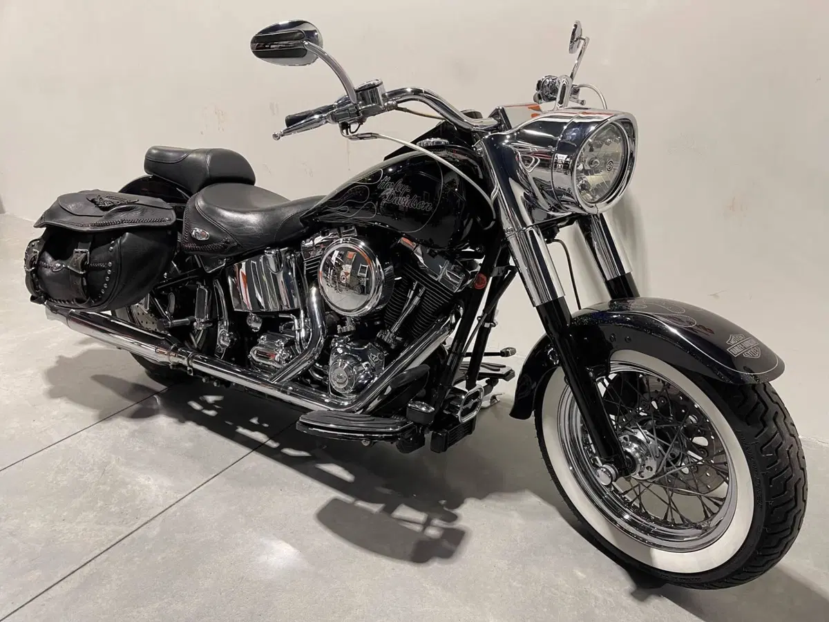Harley-Davidson 1450 Heritage Classic (2003 - 05) - FLSTCI (2)