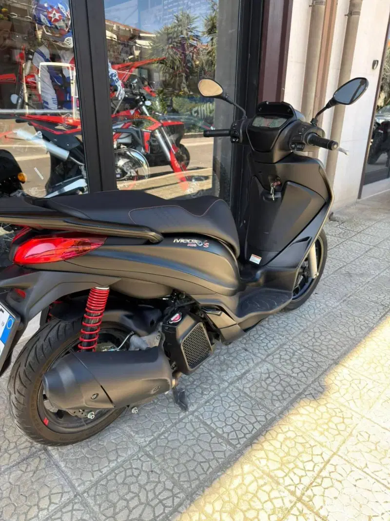 Piaggio Medley 125 S ABS (2021 - 24) (4)