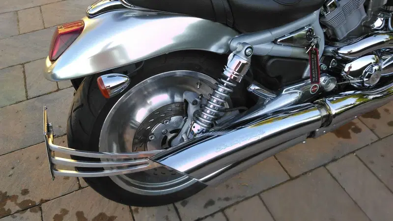 Harley-Davidson 1130 V-Rod (2002 - 05) - VRSCA (6)