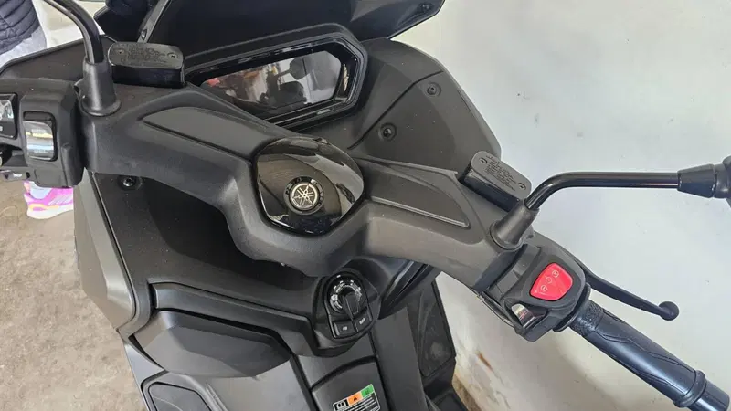 Yamaha X-Max 300 (2021 - 24) (5)