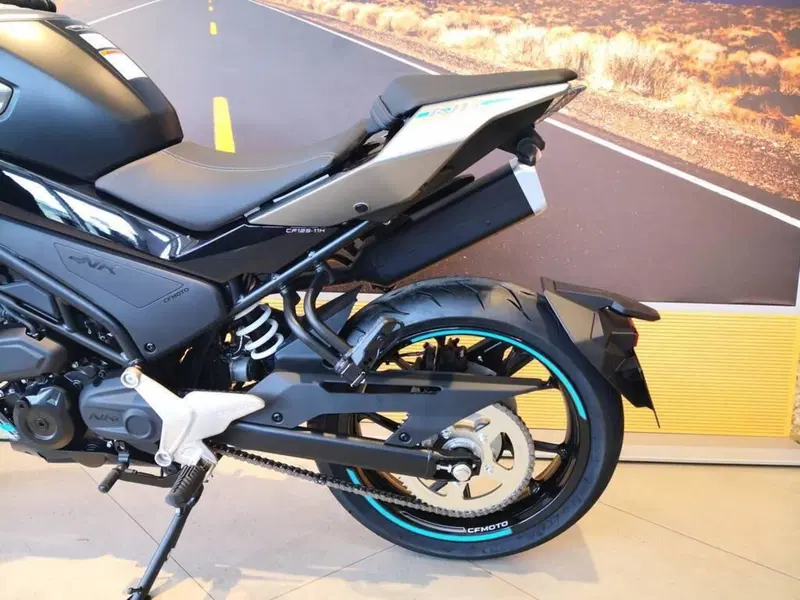 CFMOTO 125NK (2025 - 26) (9)