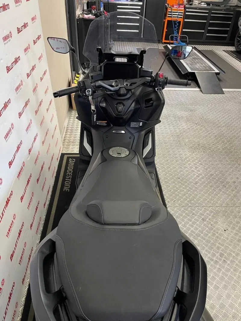 Yamaha T-Max 560 (2022 - 24) (7)