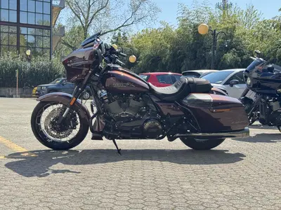 Harley-Davidson CVO Street Glide (2024) usata