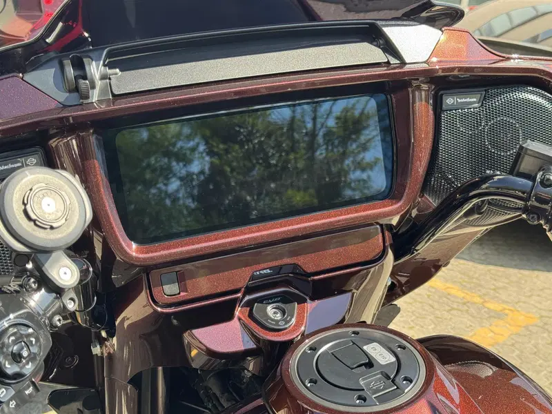 Harley-Davidson CVO Street Glide (2024) (2)