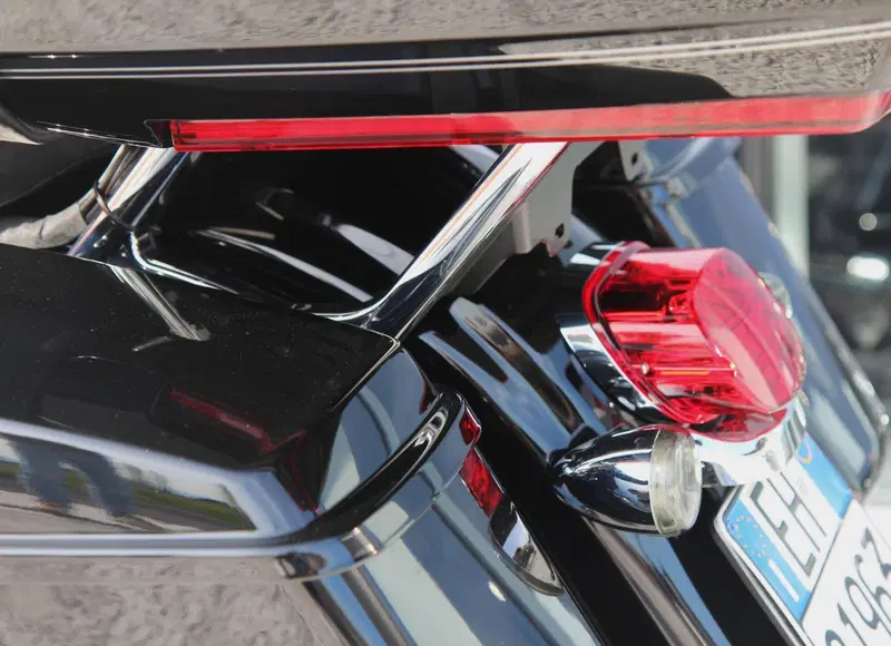 Harley-Davidson 107 Road Glide Ultra (2017 - 18) - FLTRU (10)