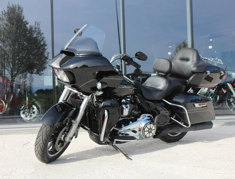 Harley-Davidson 107 Road Glide Ultra (2017 - 18) - FLTRU (4)