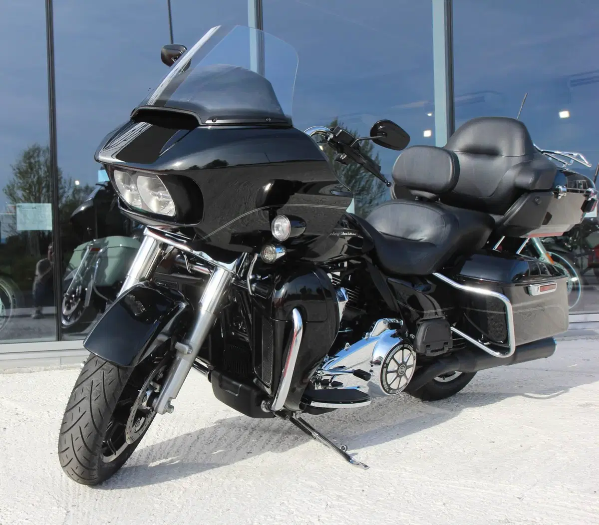 Harley-Davidson 107 Road Glide Ultra (2017 - 18) - FLTRU (6)