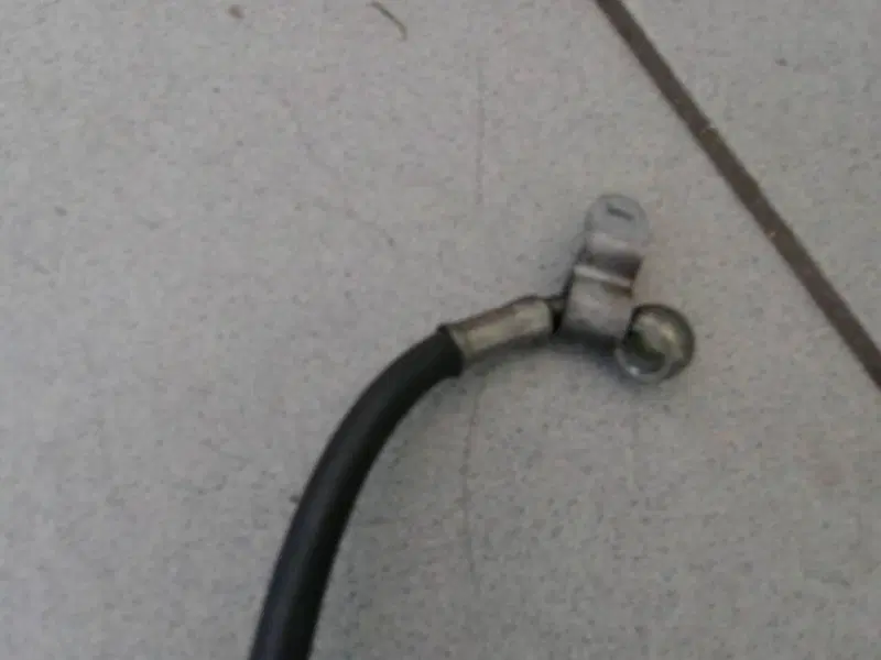 TUBO (19) FRENO PINZA ANTERIORE DESTRA PIAGGIO MP3 (2)
