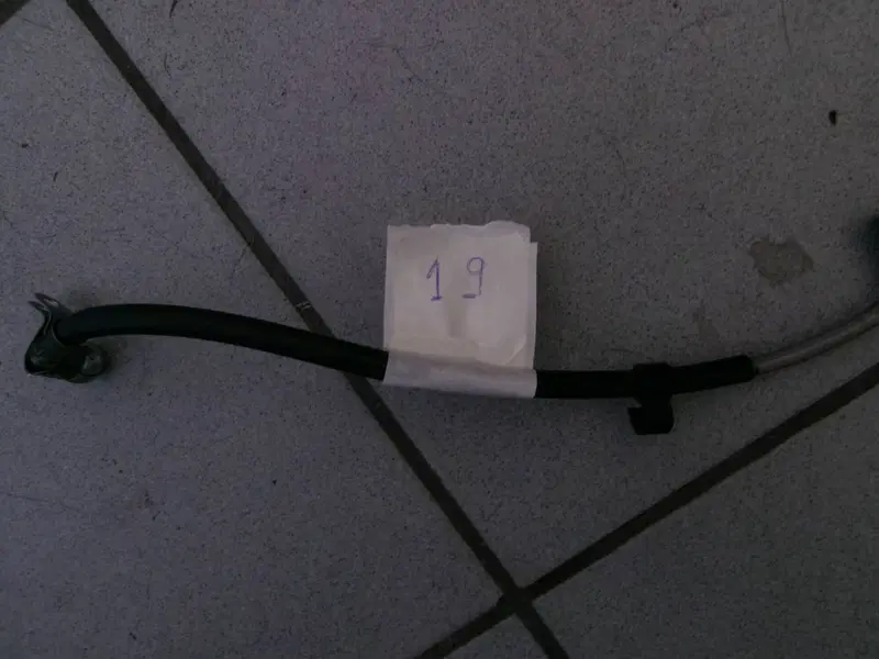 TUBO (19) FRENO PINZA ANTERIORE DESTRA PIAGGIO MP3 (3)