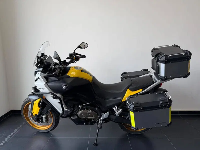 QJ Motor SVT 650 X (2024) (2)