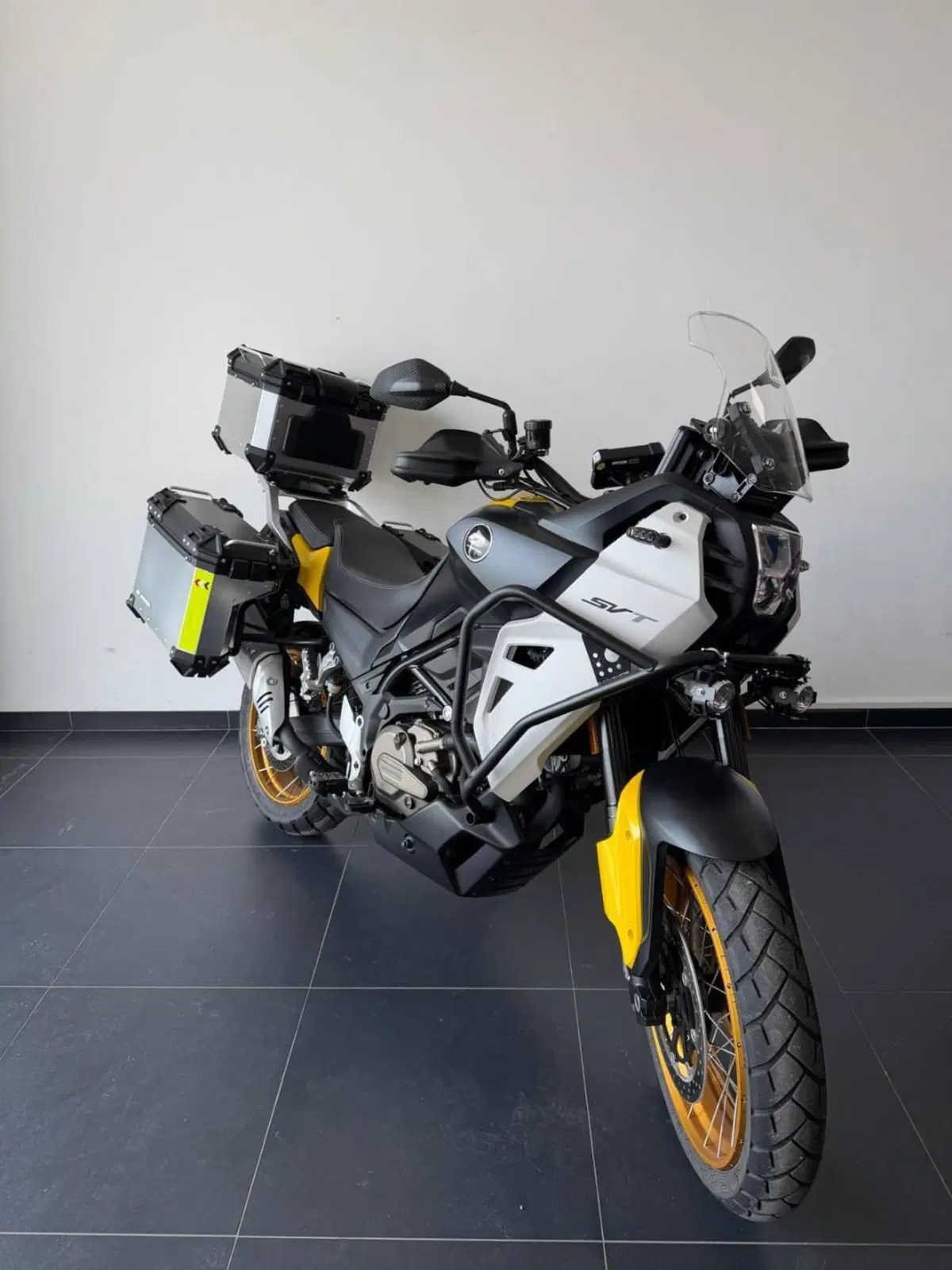 QJ Motor SVT 650 X (2024) (3)