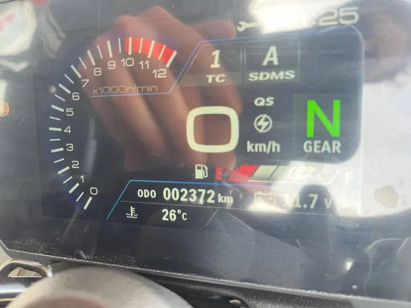 Suzuki GSX-8S (2025 - 26) (5)