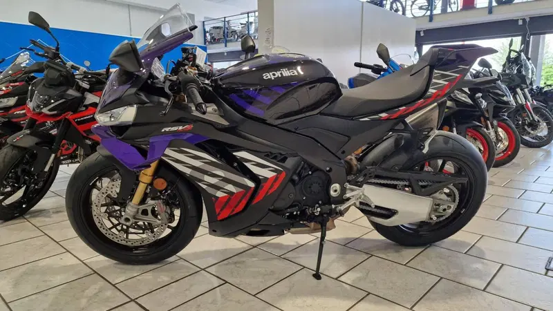 Aprilia RSV4 1100 Factory (2025 - 26)