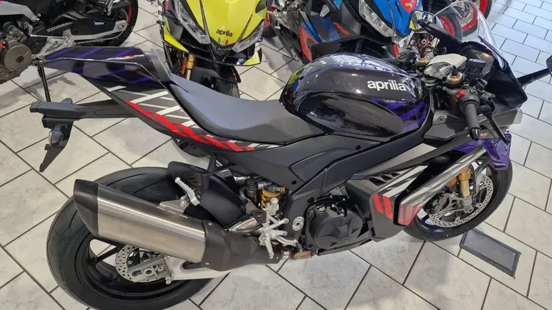 Aprilia RSV4 1100 Factory (2025 - 26) (5)