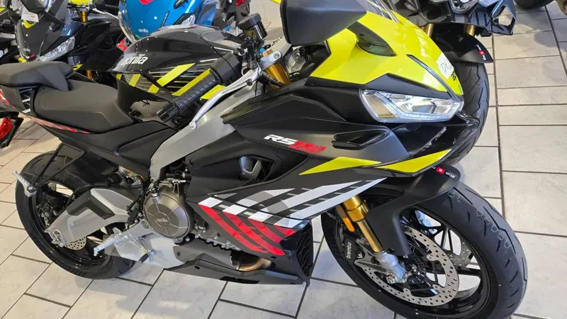 Aprilia RS 660 Factory (2025 - 26) (2)