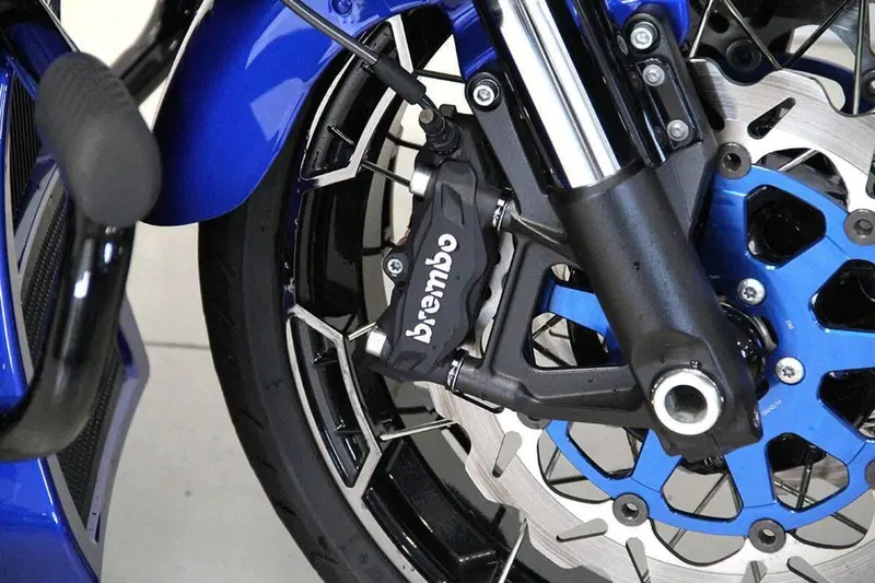 Harley-Davidson CVO Road Glide (2023) (3)