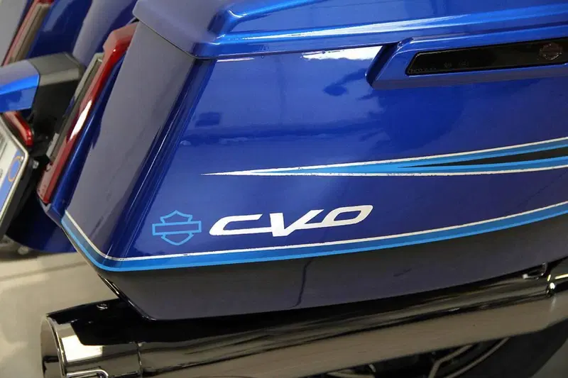 Harley-Davidson CVO Road Glide (2023) (7)