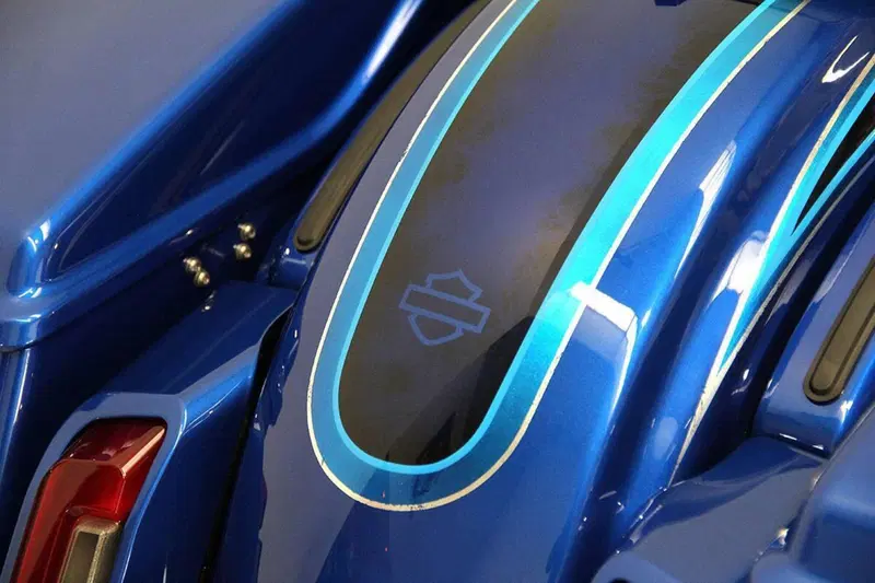 Harley-Davidson CVO Road Glide (2023) (12)