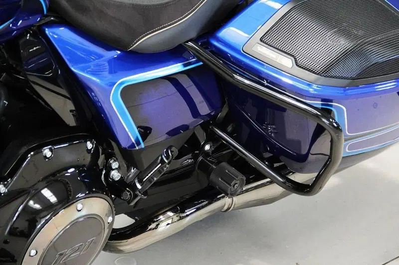 Harley-Davidson CVO Road Glide (2023) (18)