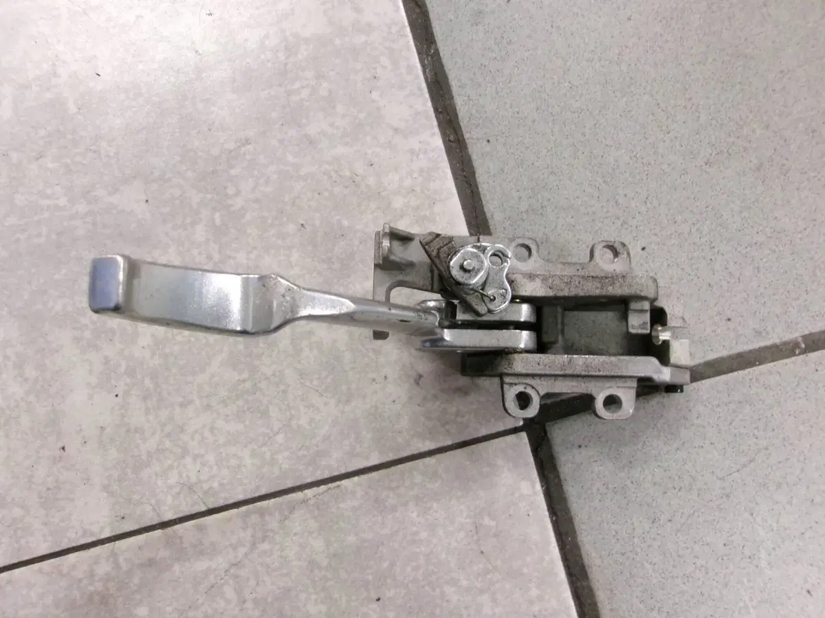 LEVA FRENO STAZIONAMENTO PIAGGIO MP3 350 SPORT (2)