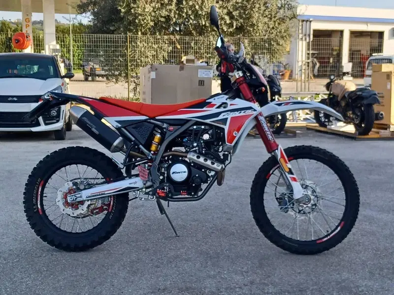 Fantic Motor XEF 125 Competition 4T (2022) (4)