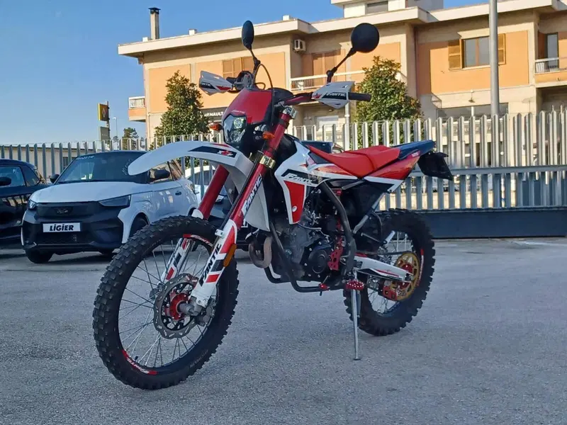 Fantic Motor XEF 125 Competition 4T (2022) (5)