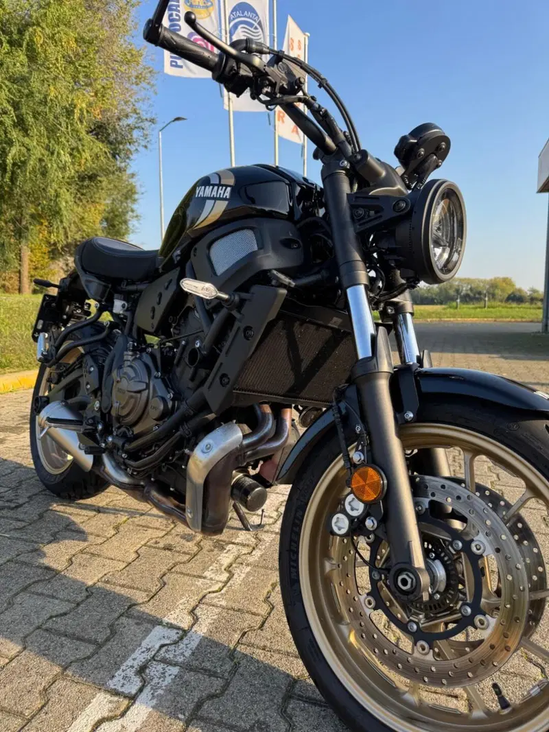 Yamaha XSR 700 (2022 - 26) (2)