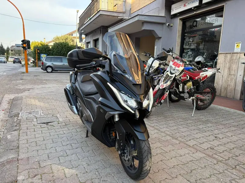 Kymco AK 550 ETS (2021 - 26) (2)