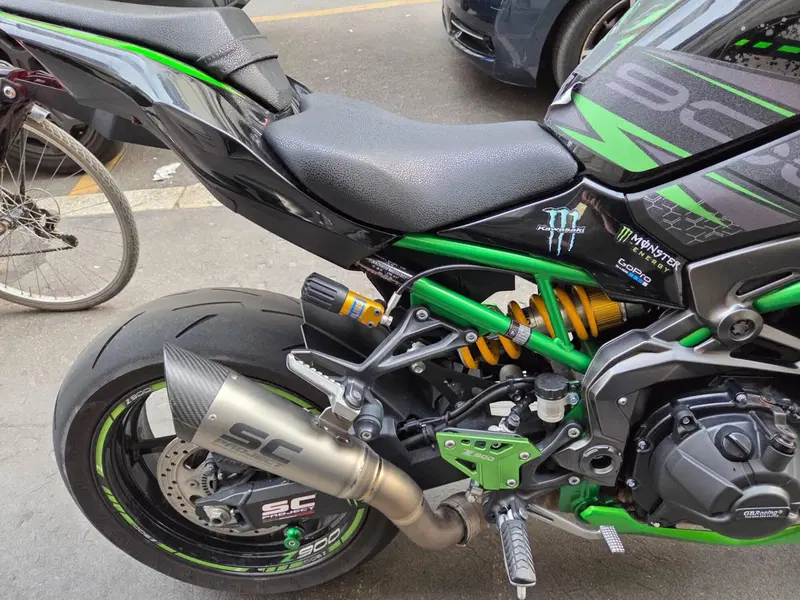 Kawasaki Z 900 SE (2022 - 24) (5)