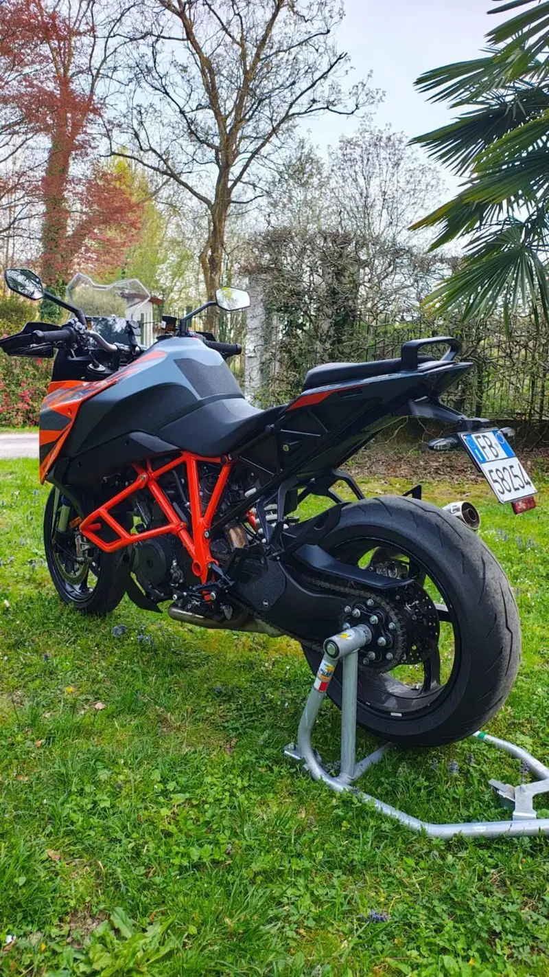 KTM 1290 Super Duke GT (2022 - 25) (2)