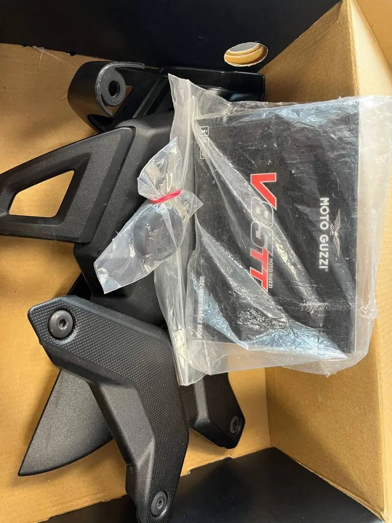 Moto Guzzi V85 TT (2019 - 20) (14)