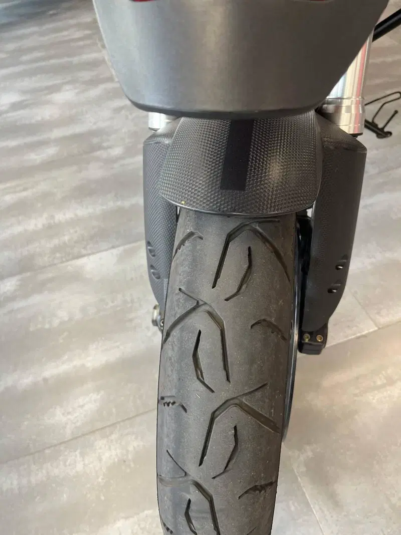 Moto Guzzi V85 TT (2019 - 20) (16)