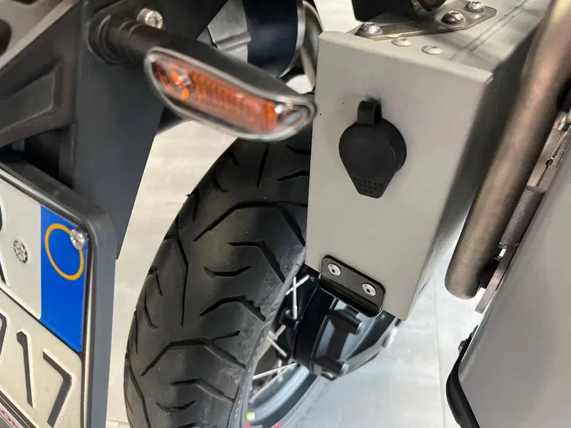Moto Guzzi V85 TT (2019 - 20) (17)