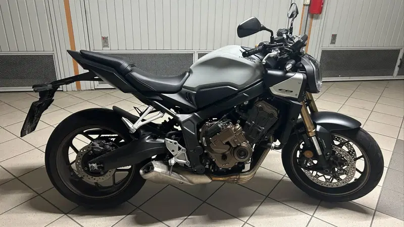 Honda CB 650 R E-Clutch (2024 - 26) (2)