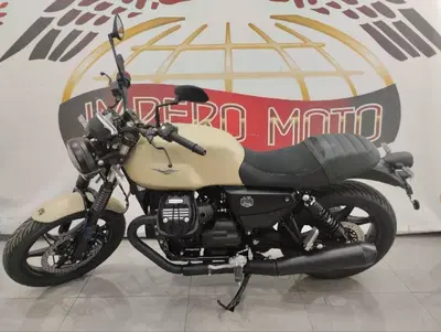 Moto Guzzi V7 Stone (2025 - 26) nuova