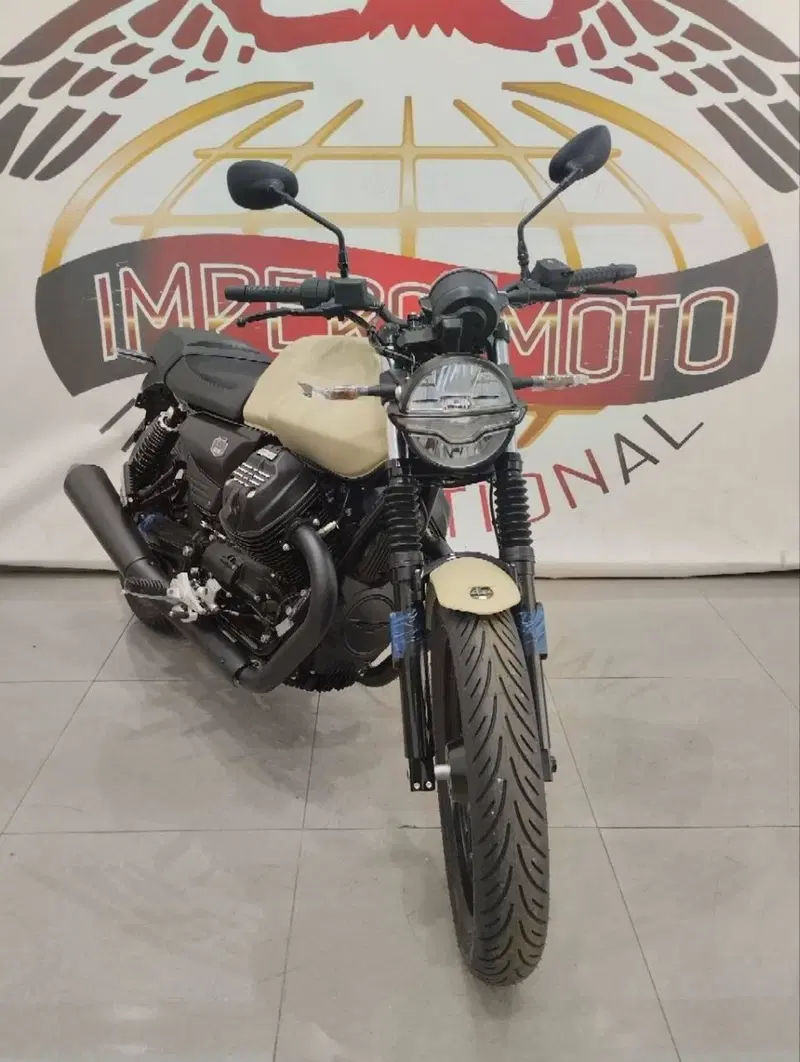 Moto Guzzi V7 Stone (2025 - 26) (3)