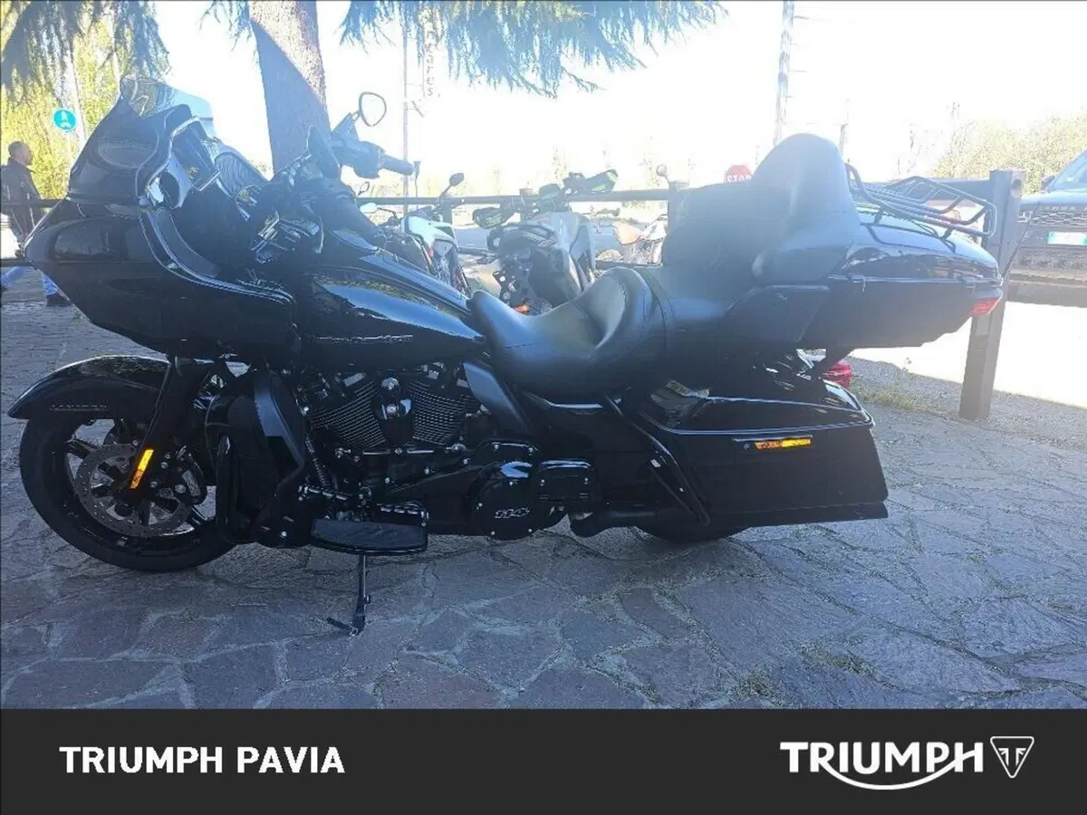 Harley-Davidson 114 Road Glide Ultra (2019) - FLTRXU (3)