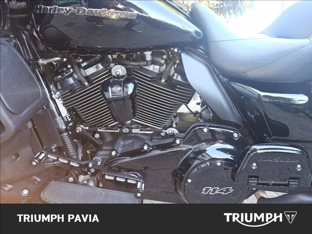Harley-Davidson 114 Road Glide Ultra (2019) - FLTRXU (18)