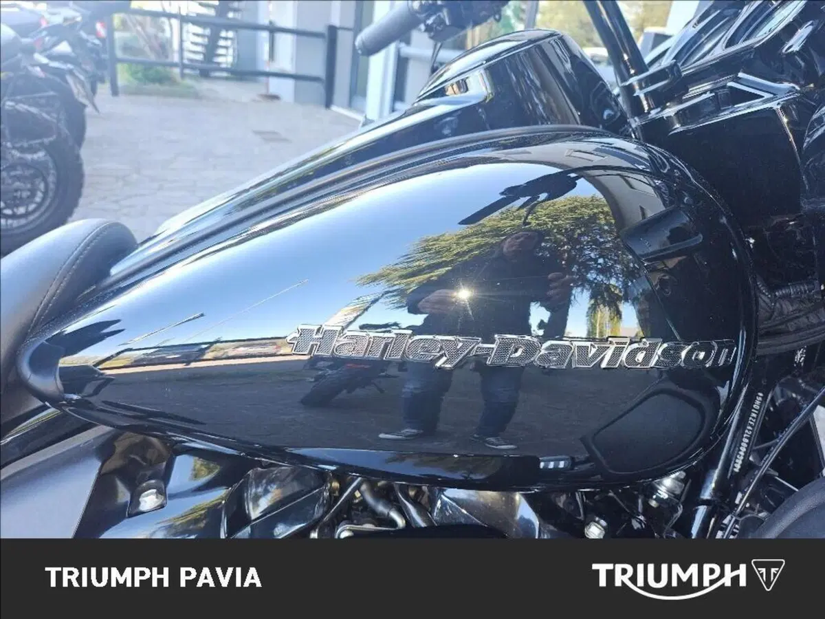Harley-Davidson 114 Road Glide Ultra (2019) - FLTRXU (27)