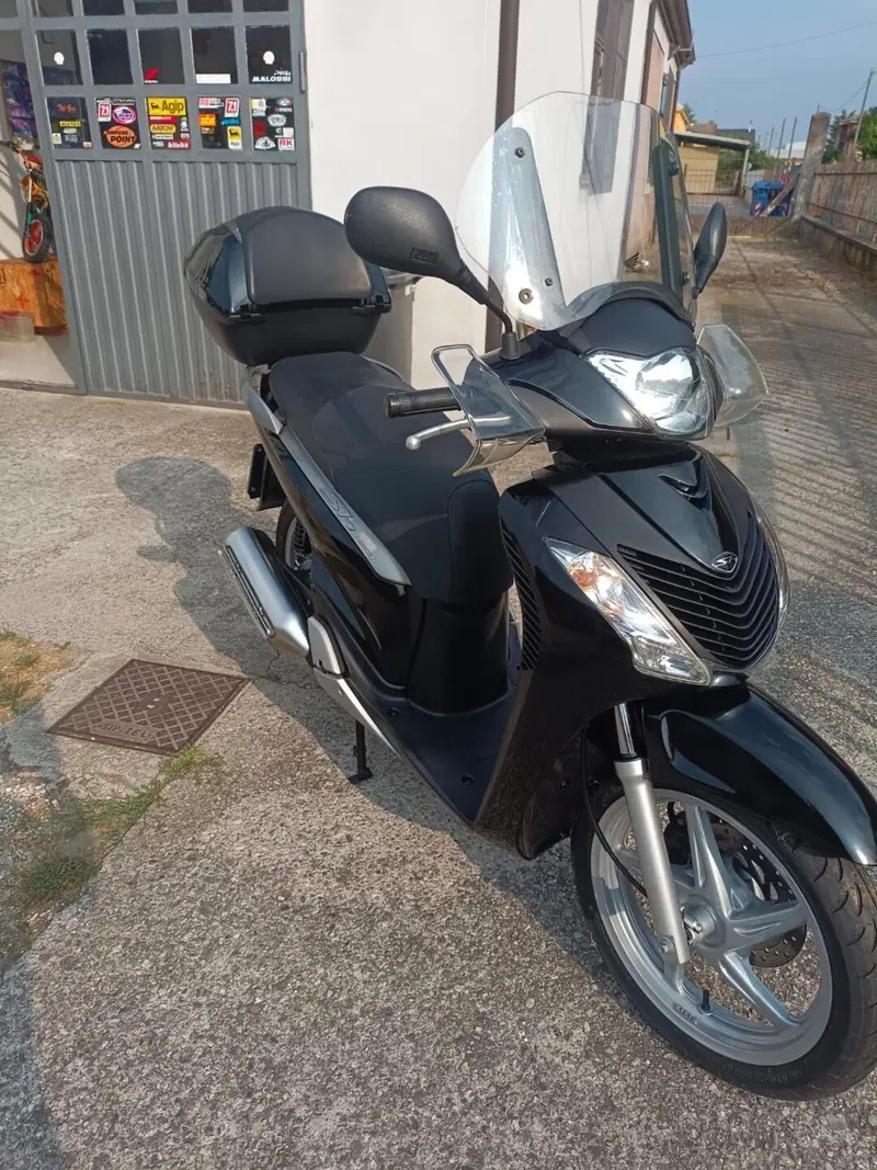 Honda SH 150i (2009 - 12) (3)
