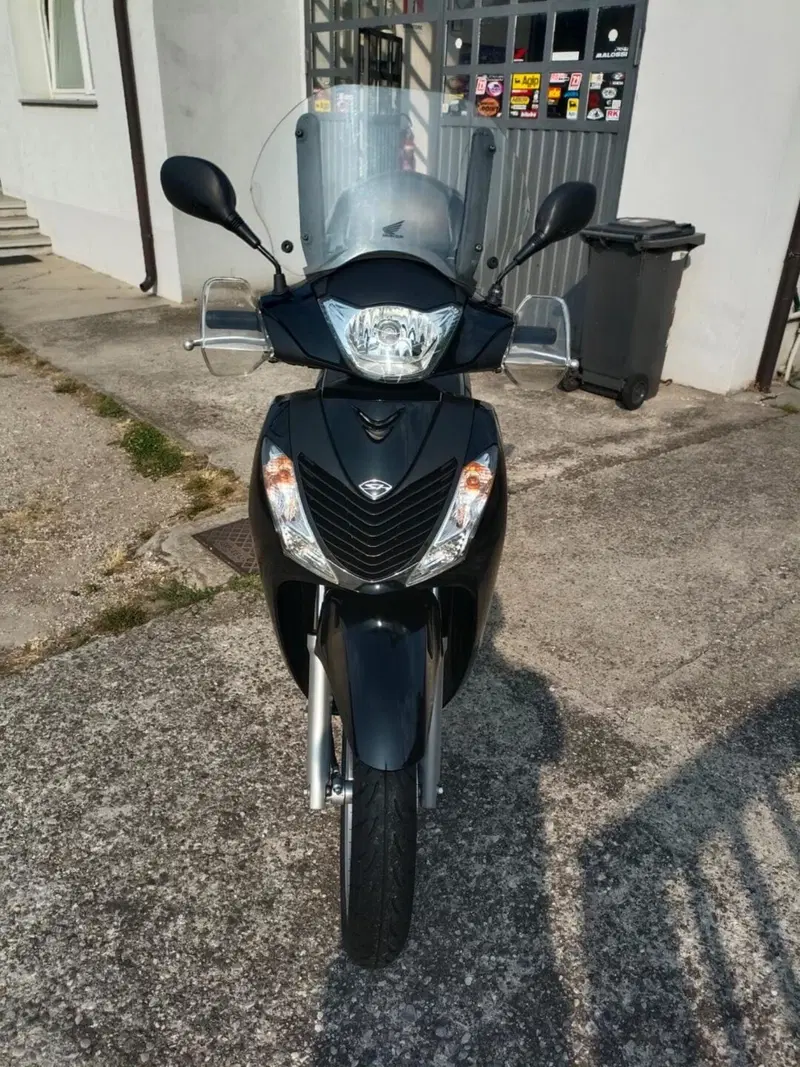 Honda SH 150i (2009 - 12) (7)