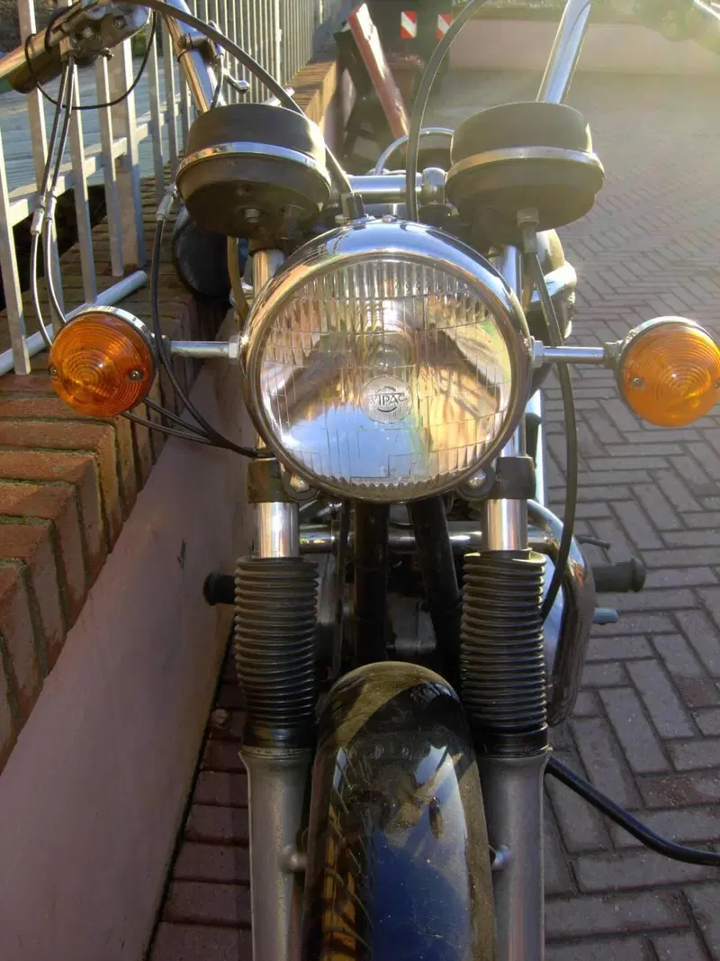 Triumph BONNEVILLE T120R (14)