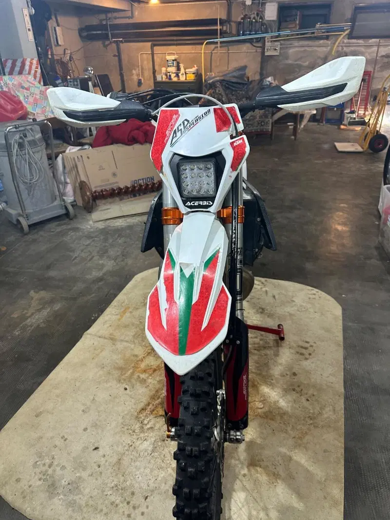 KTM 300 EXC E Six Days TPI (2020) (3)