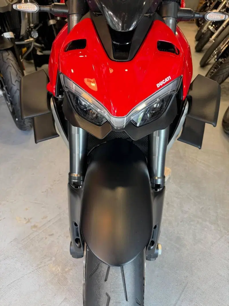 Ducati Streetfighter V4 1100 (2021 - 22) (3)