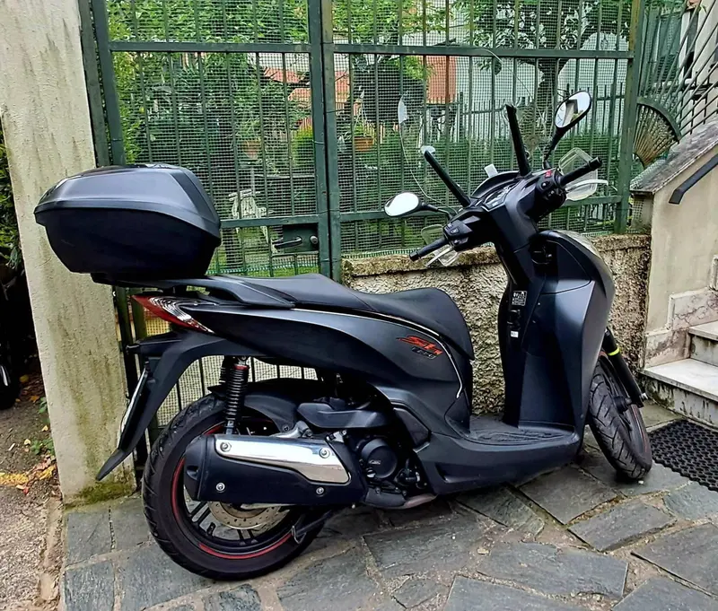 Honda SH 300 i Sport ABS (2018 - 20) (2)