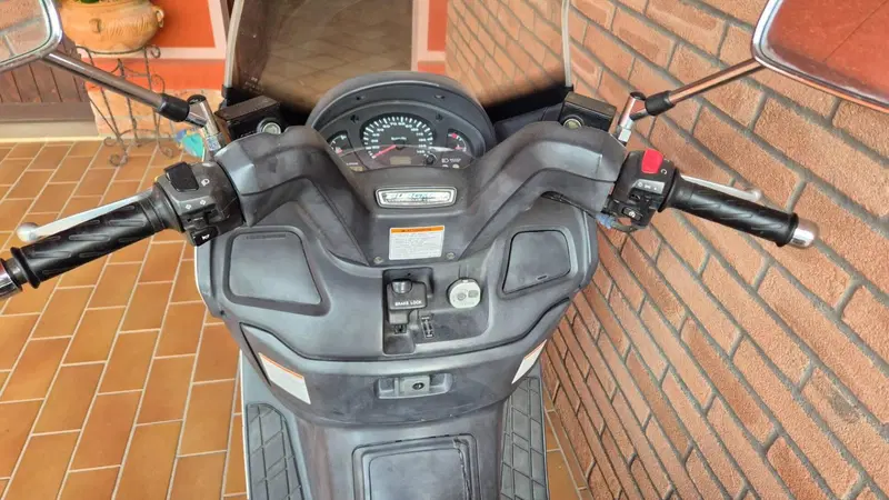 Suzuki Burgman AN 250 (1998 - 01) (4)